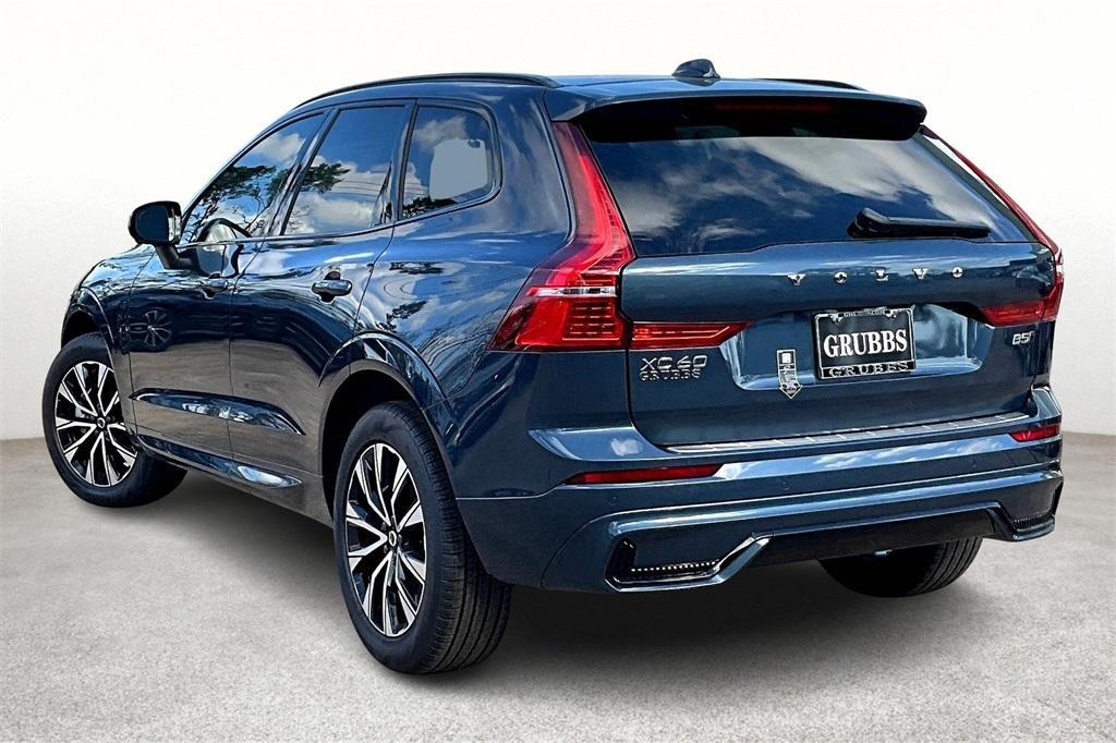 new 2025 Volvo XC60 car, priced at $49,935