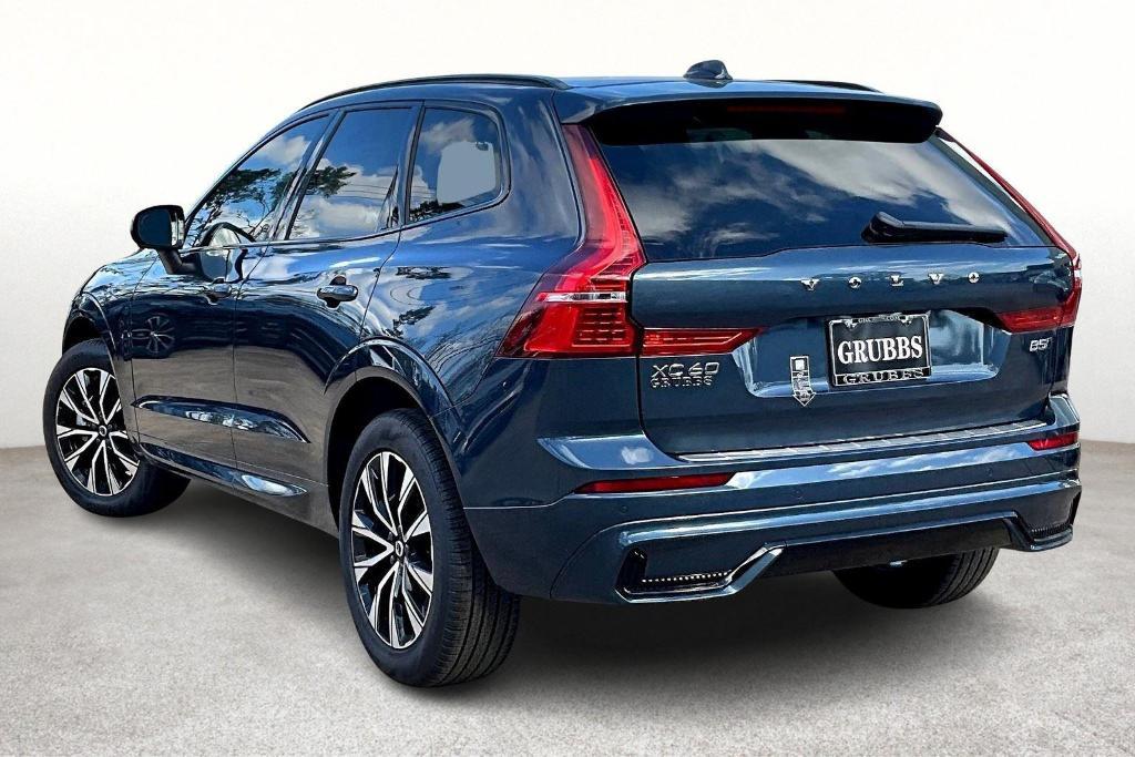 new 2025 Volvo XC60 car