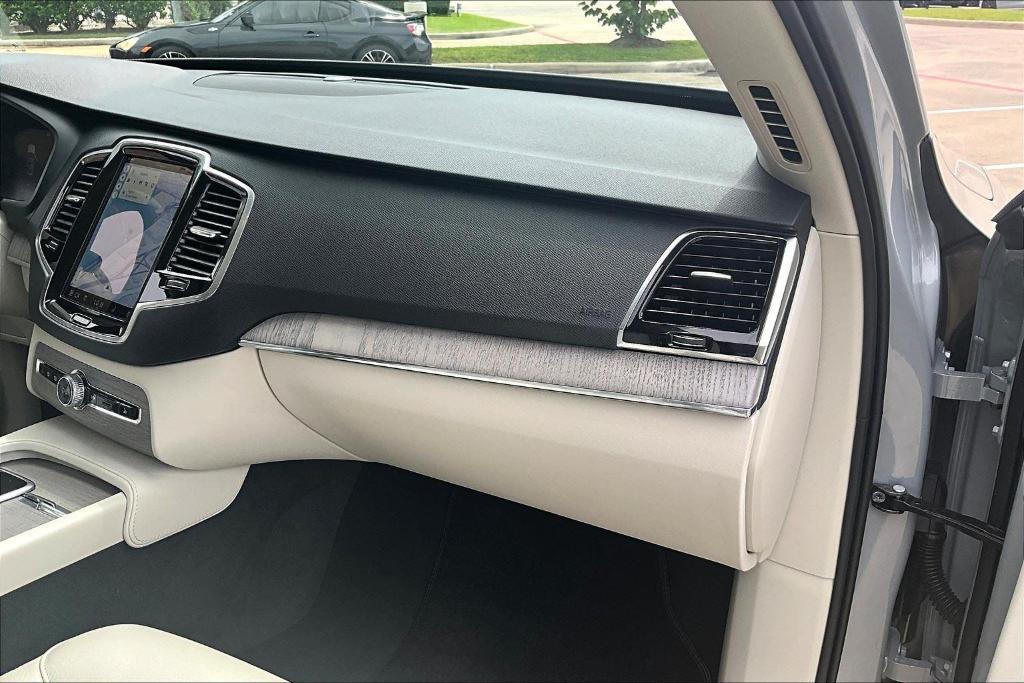 used 2025 Volvo XC90 Plug-In Hybrid car, priced at $67,000