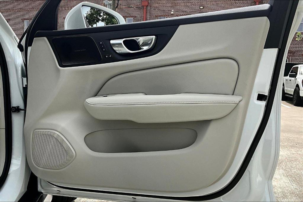 new 2025 Volvo V60 Cross Country car, priced at $54,555