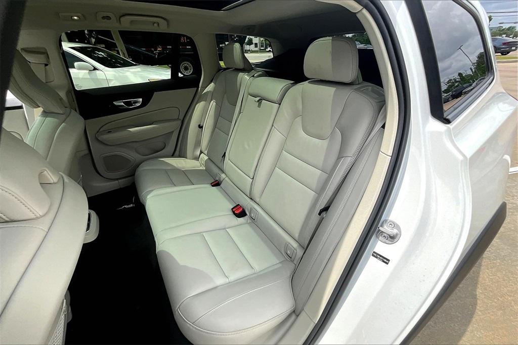 new 2025 Volvo V60 Cross Country car, priced at $58,555