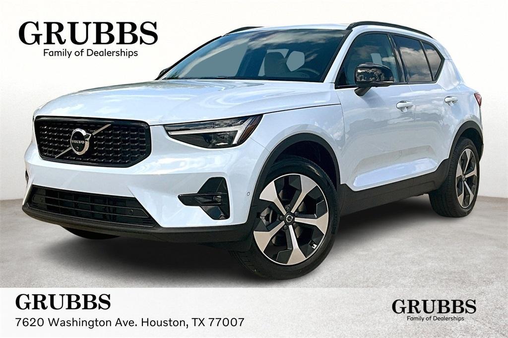 new 2026 Volvo XC40 car, priced at $50,150