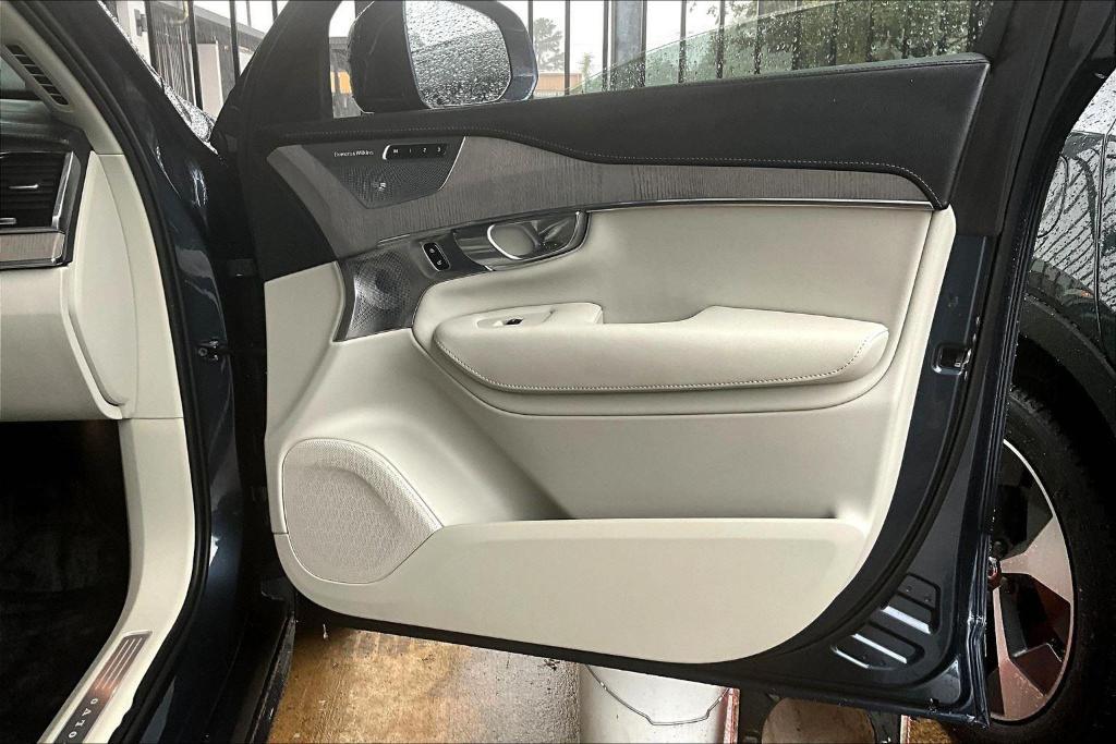 new 2025 Volvo XC90 car, priced at $76,875