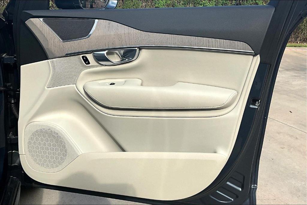 new 2025 Volvo XC90 car, priced at $67,265