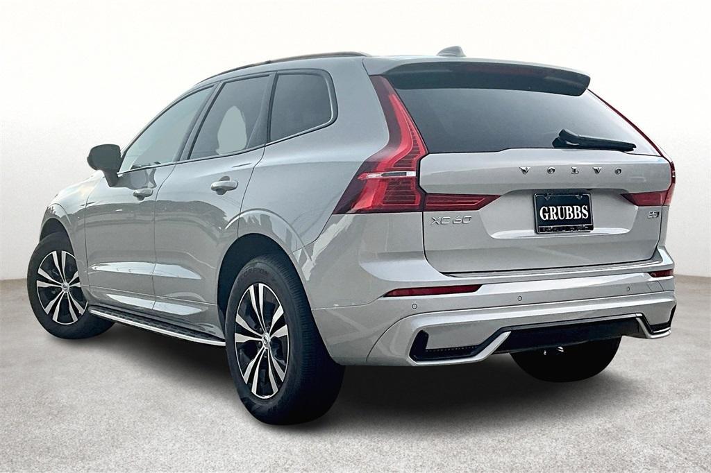 new 2025 Volvo XC60 car, priced at $52,060