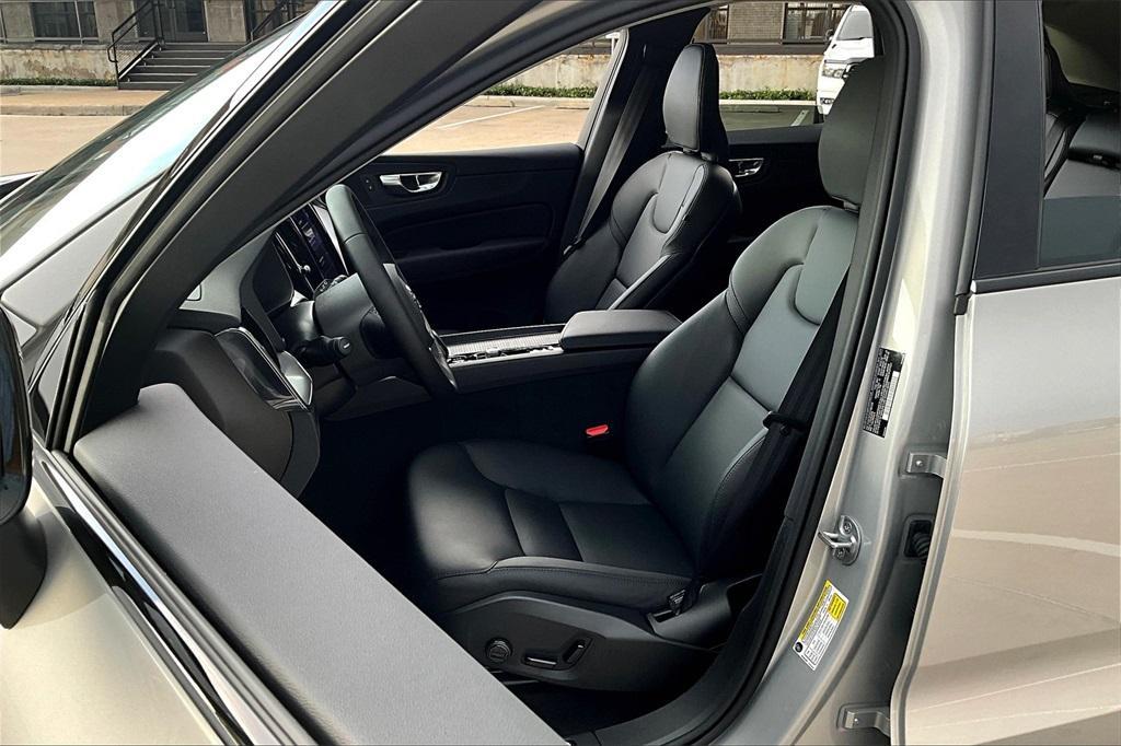new 2025 Volvo XC60 car, priced at $52,060