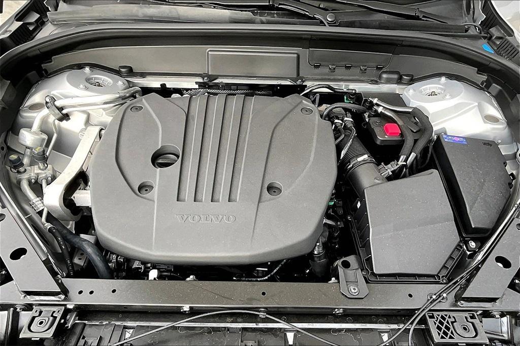 new 2025 Volvo XC60 car, priced at $52,060