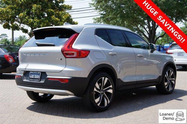 new 2023 Volvo XC40 car, priced at $41,000