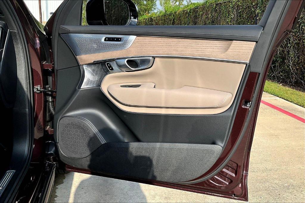 new 2026 Volvo XC90 car, priced at $80,150