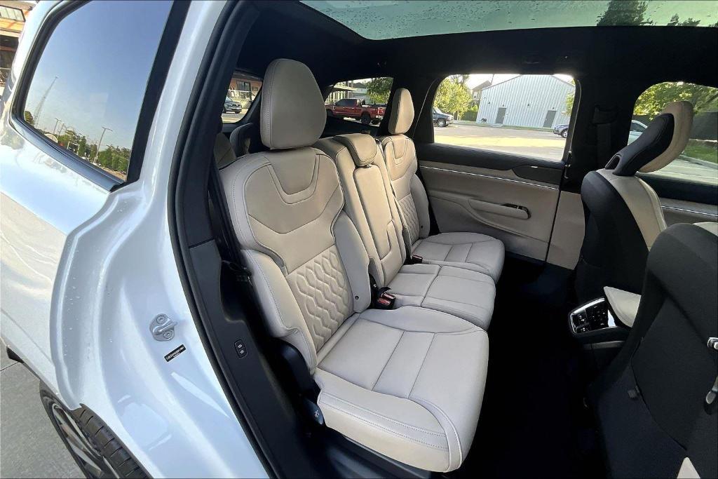 new 2025 Volvo EX90 car, priced at $88,185