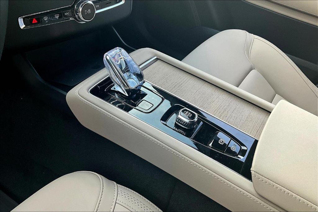 new 2026 Volvo XC90 Plug-In Hybrid car, priced at $81,875