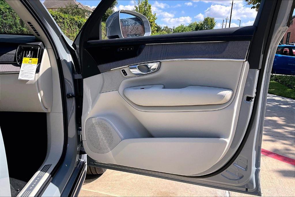 new 2026 Volvo XC90 car, priced at $75,155