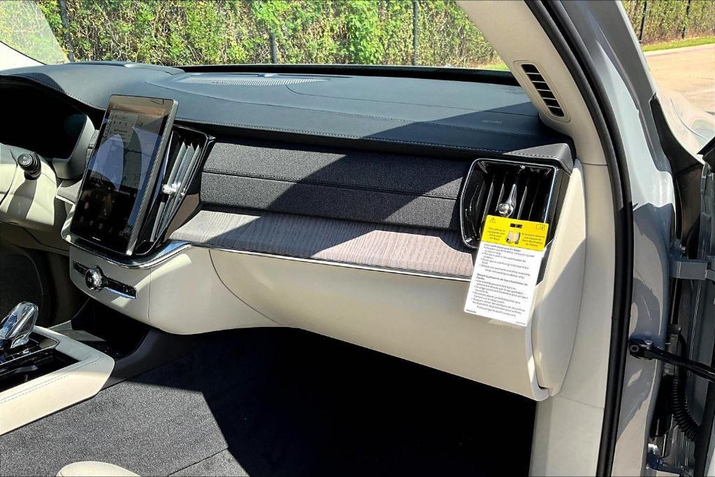 new 2026 Volvo XC90 car, priced at $75,155