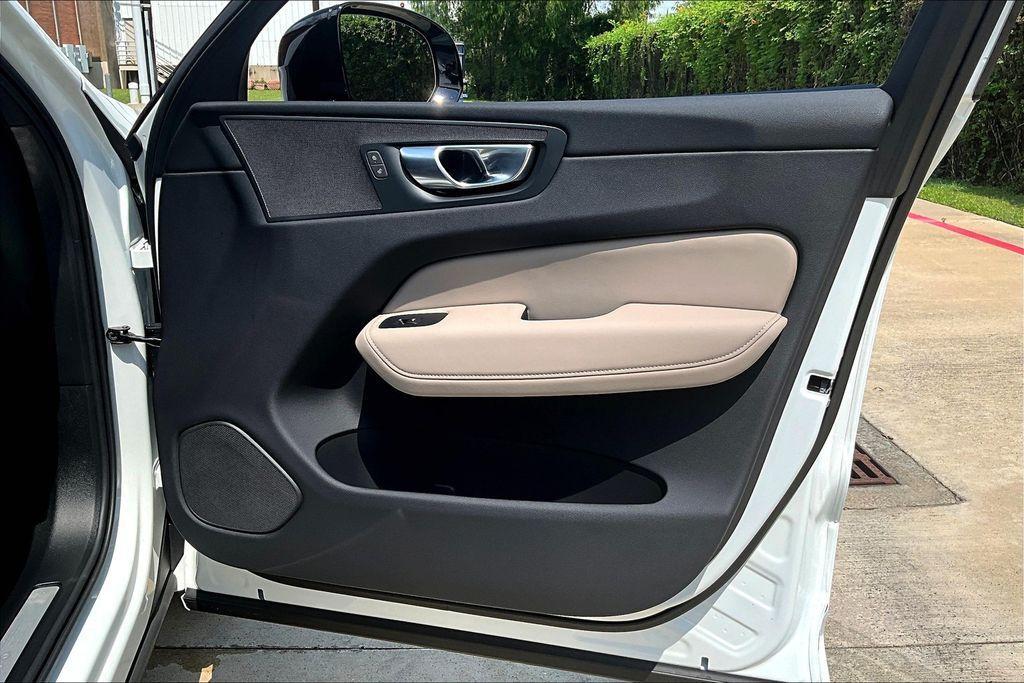 new 2026 Volvo XC60 car, priced at $57,985