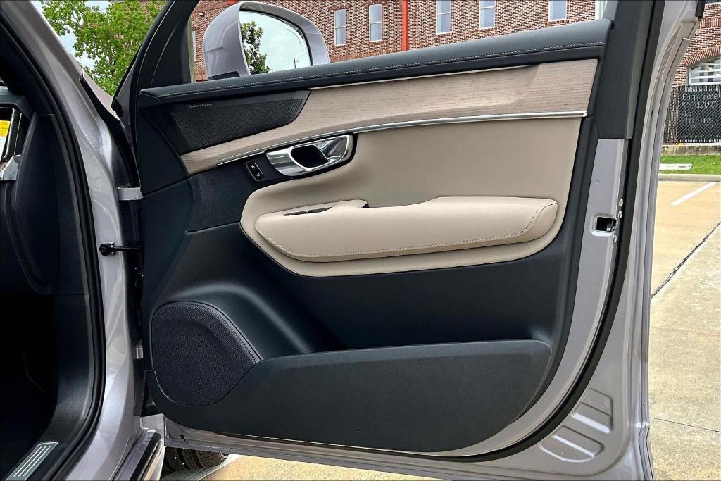 new 2026 Volvo XC90 car, priced at $71,825