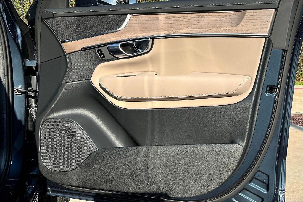 new 2026 Volvo XC90 car, priced at $67,275
