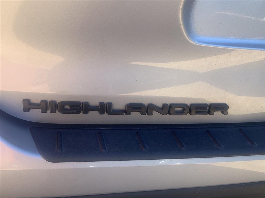 used 2023 Toyota Highlander car, priced at $39,500