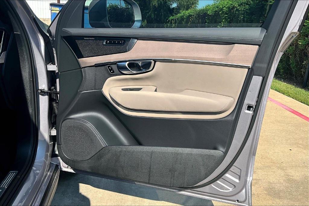 new 2026 Volvo XC90 car, priced at $76,375