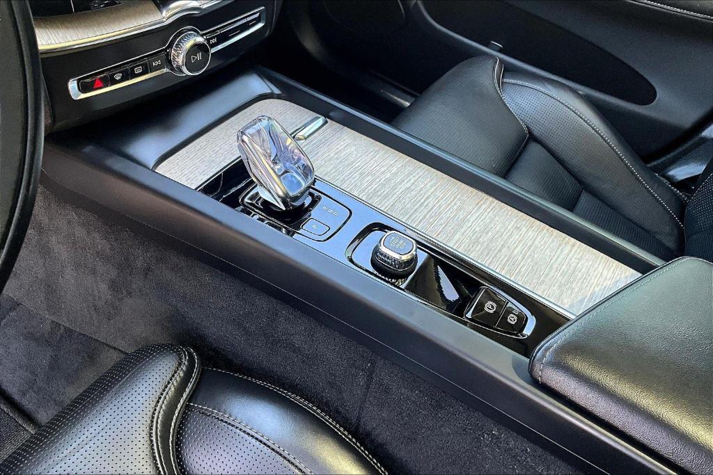 used 2022 Volvo XC60 car, priced at $37,995