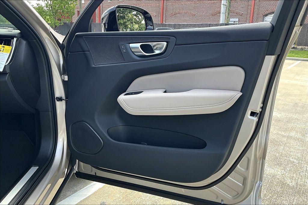 new 2026 Volvo XC60 car, priced at $57,985