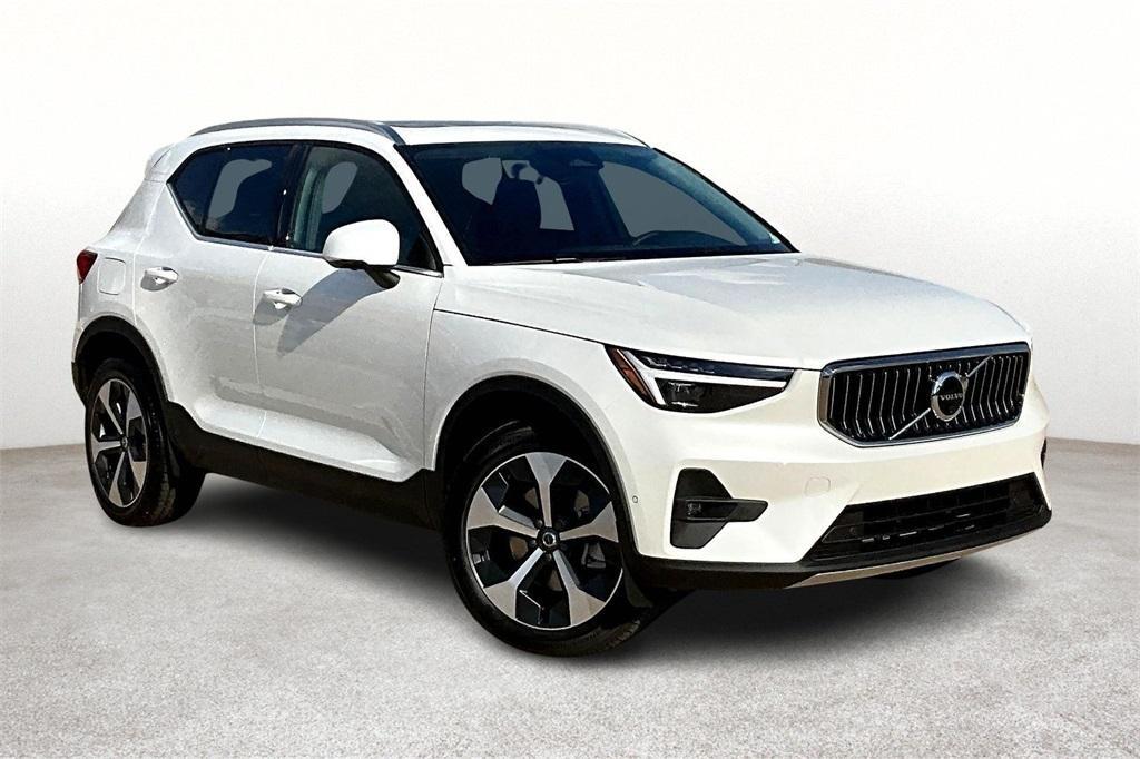 new 2025 Volvo XC40 car, priced at $48,315