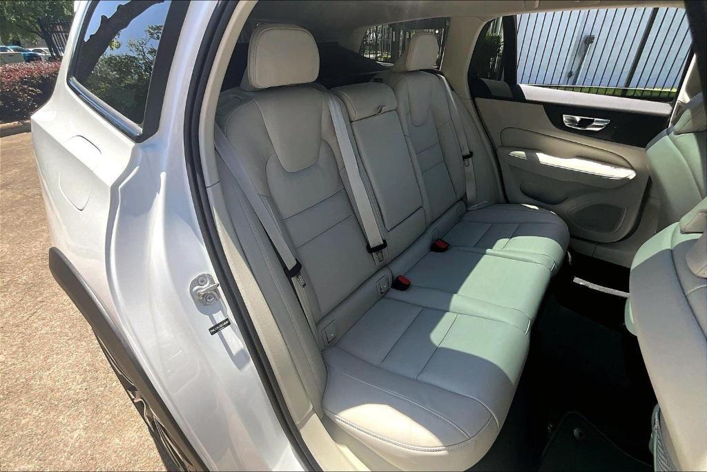 new 2025 Volvo V60 Cross Country car, priced at $57,805