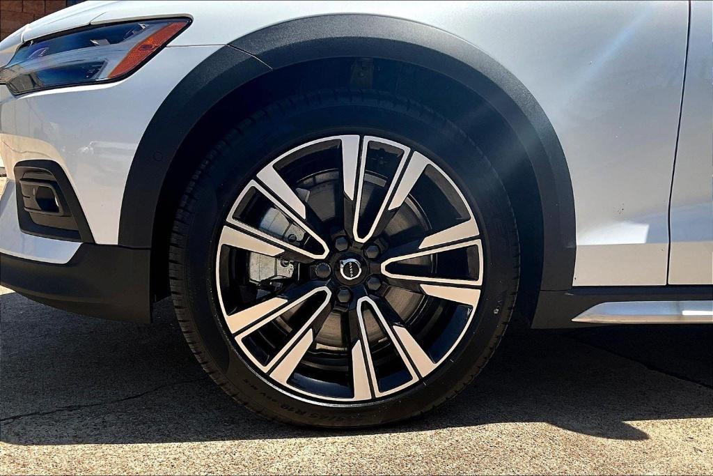 new 2025 Volvo V60 Cross Country car, priced at $53,805