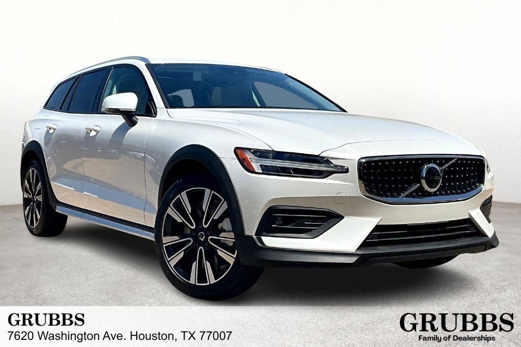 new 2025 Volvo V60 Cross Country car, priced at $57,805