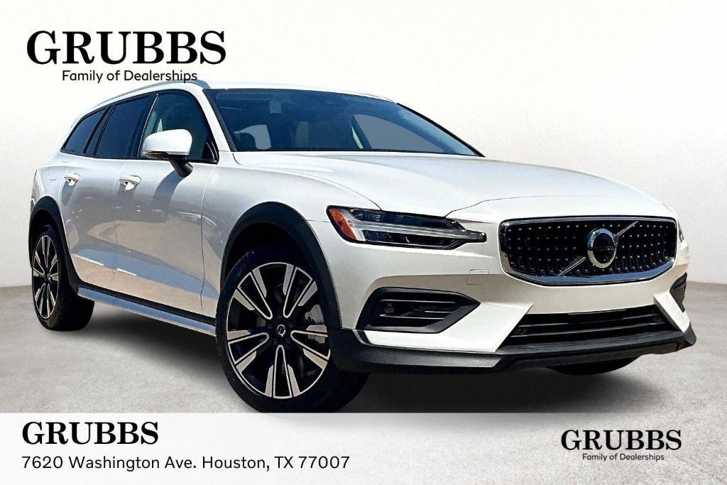 new 2025 Volvo V60 Cross Country car, priced at $57,805