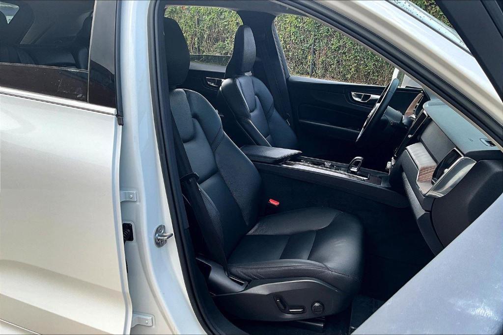 used 2022 Volvo XC60 car, priced at $27,027