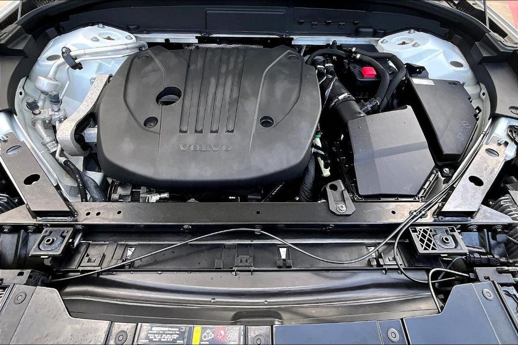 used 2022 Volvo XC60 car, priced at $27,027
