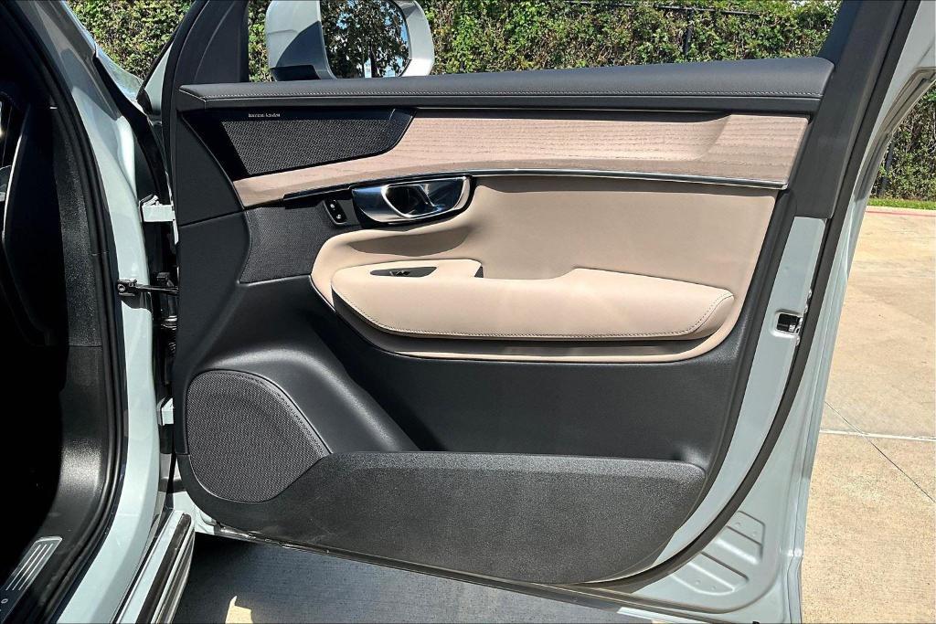 new 2026 Volvo XC90 car, priced at $71,825