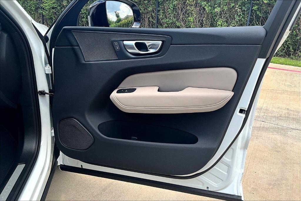 new 2026 Volvo XC60 car, priced at $57,985