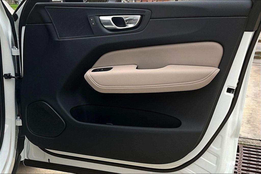 new 2026 Volvo XC60 car, priced at $51,795