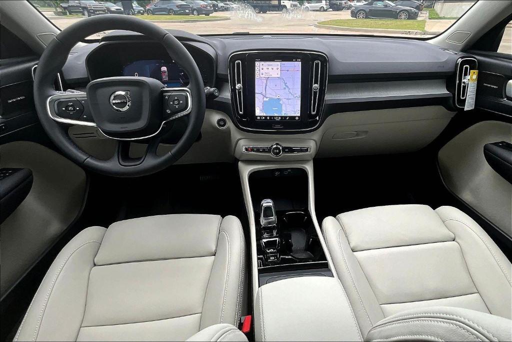 new 2025 Volvo XC40 car, priced at $51,785
