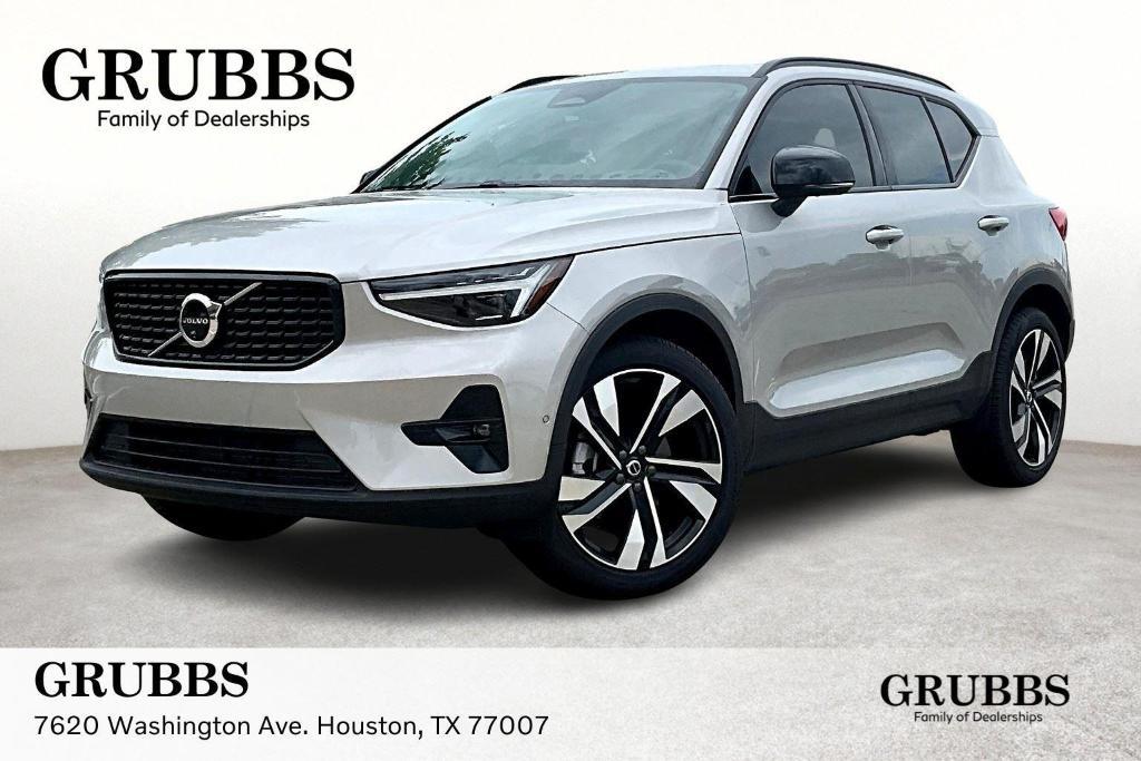 new 2025 Volvo XC40 car, priced at $43,535
