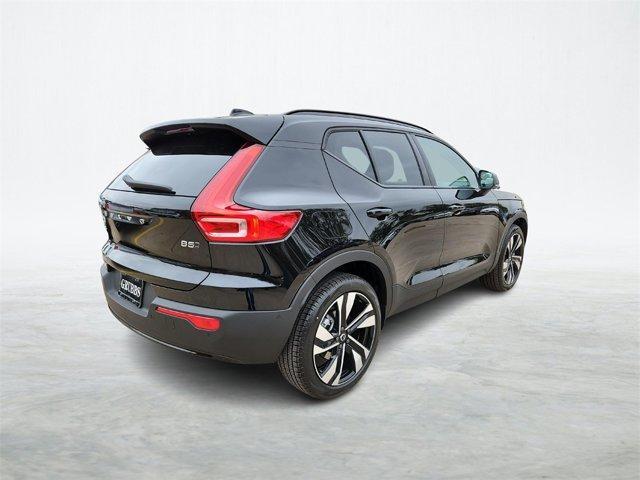 new 2024 Volvo XC40 car, priced at $45,550