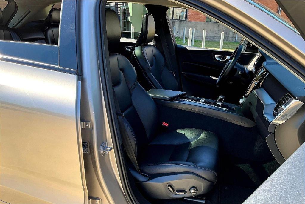 used 2025 Volvo XC60 car, priced at $31,370