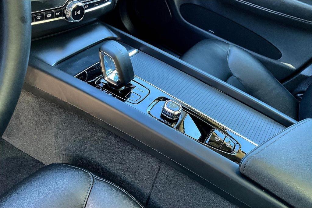 used 2025 Volvo XC60 car, priced at $31,370