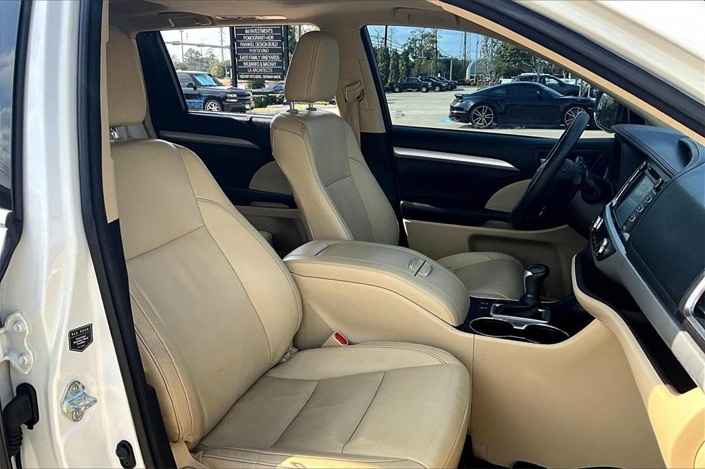 used 2015 Toyota Highlander car, priced at $17,671