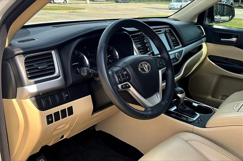 used 2015 Toyota Highlander car, priced at $17,671