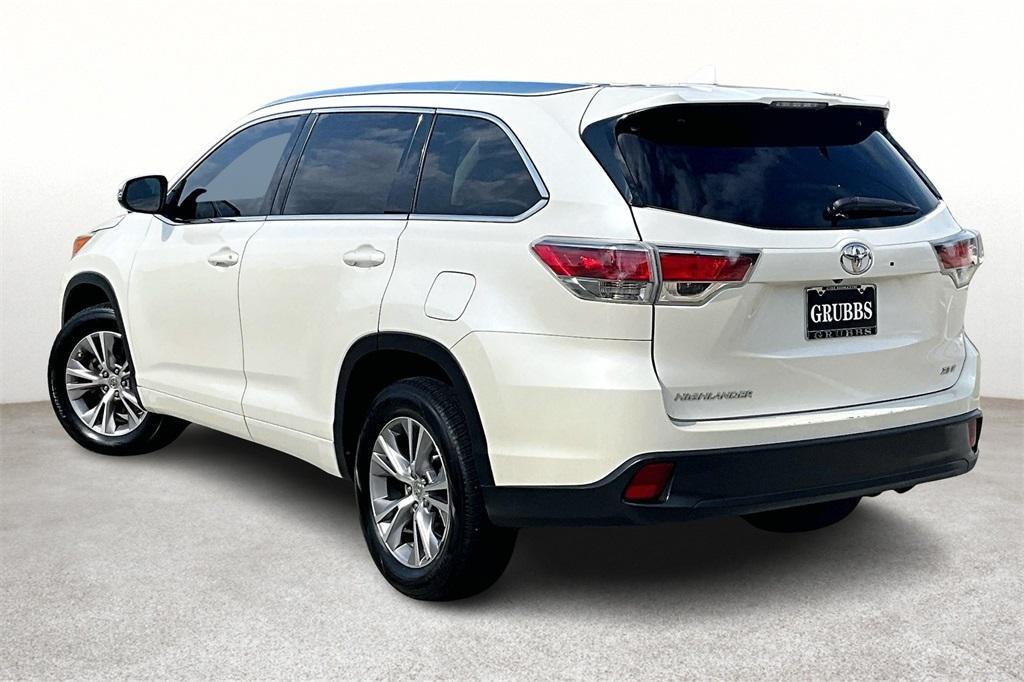 used 2015 Toyota Highlander car, priced at $17,671