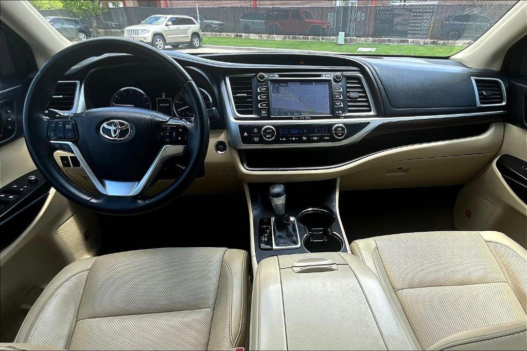 used 2016 Toyota Highlander car, priced at $13,457
