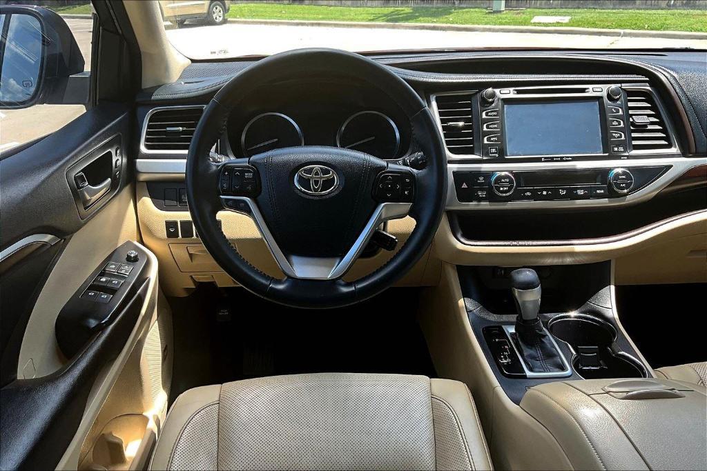 used 2016 Toyota Highlander car, priced at $13,457