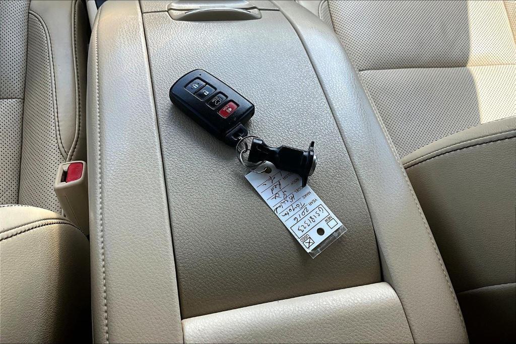 used 2016 Toyota Highlander car, priced at $13,457