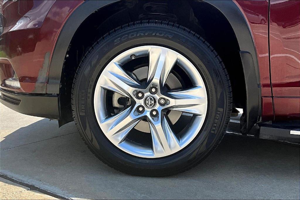 used 2016 Toyota Highlander car, priced at $13,457