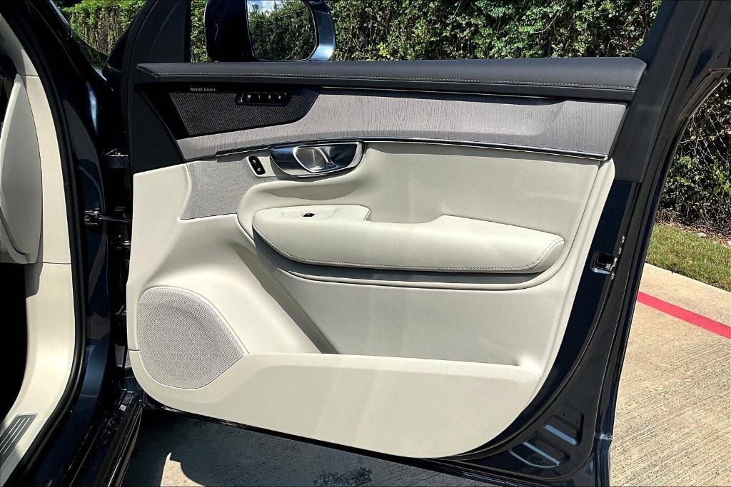 new 2026 Volvo XC90 car, priced at $75,155