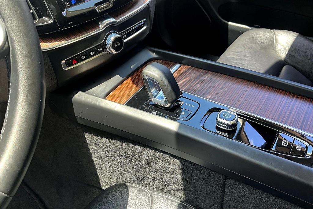 used 2023 Volvo XC60 car, priced at $36,117