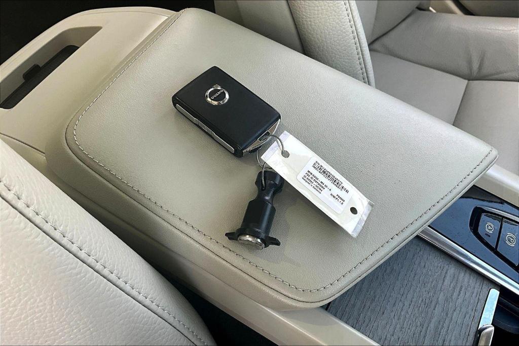 used 2023 Volvo V60 Cross Country car, priced at $39,938