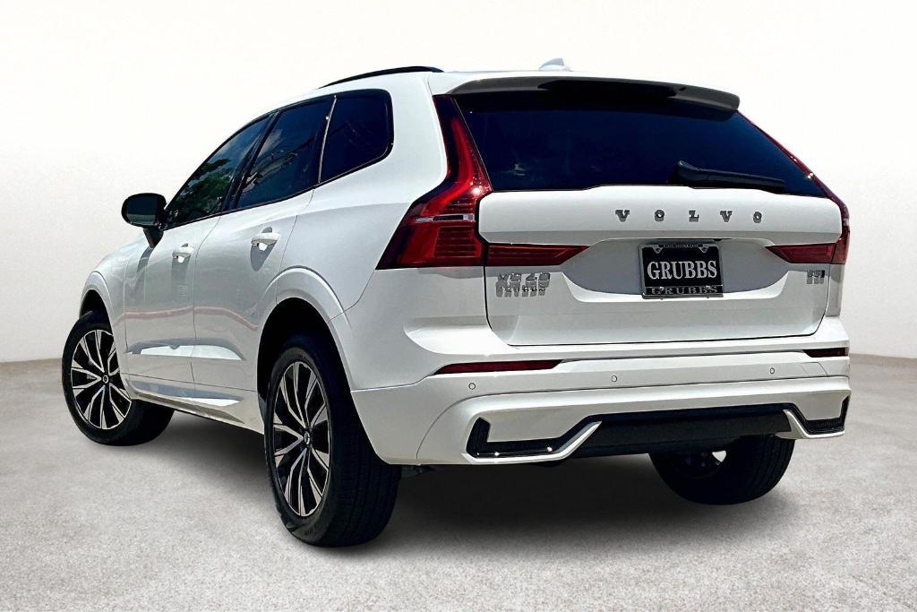 new 2025 Volvo XC60 car, priced at $50,285